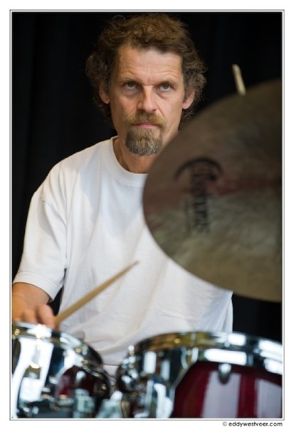Chris Joris op drums