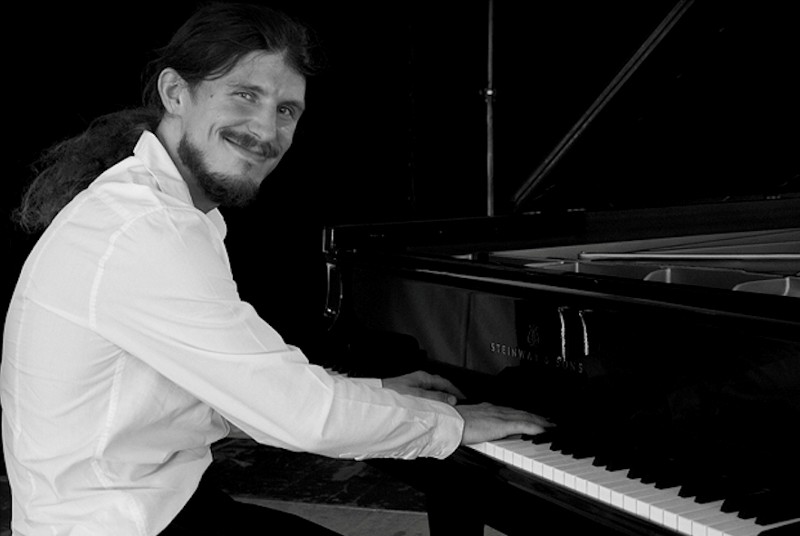 Renaud Crols op piano