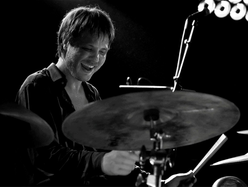Laurent Vigneron op drums