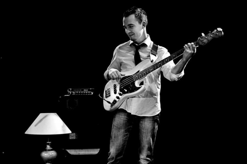 bassist Guylain Domas