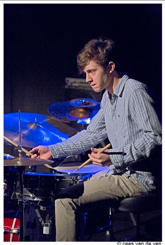 Simon Raman aan de drums tijdens JazzContest Mechelen 2014