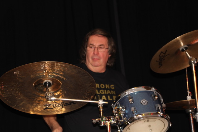 Patrick Wante speelt drums