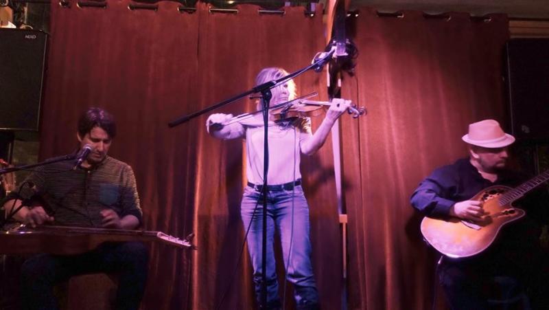 Lucifer Mo' Blues speelt live