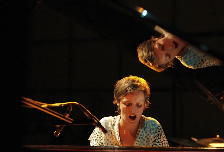 Eve Beuvens aan de piano