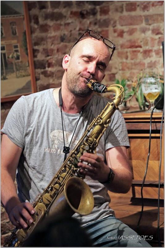 saxofonist Bart Borremans op Jazzathome 2019 in het Brughuis