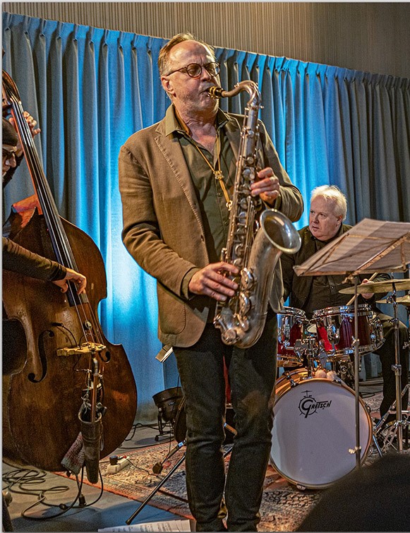 Bart Defoort speelt sax in De Jazzzolder Mechelen
