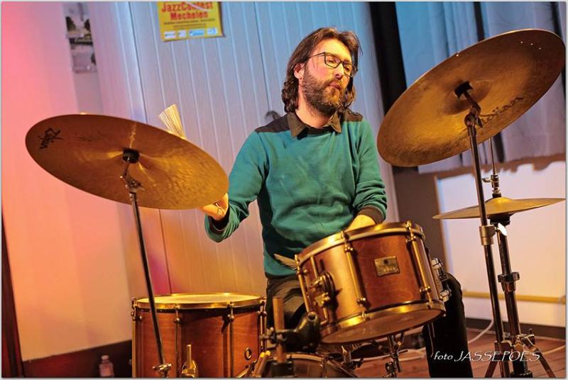 Lionel Beuvens aan de drums in Jazzzolder (refuge)