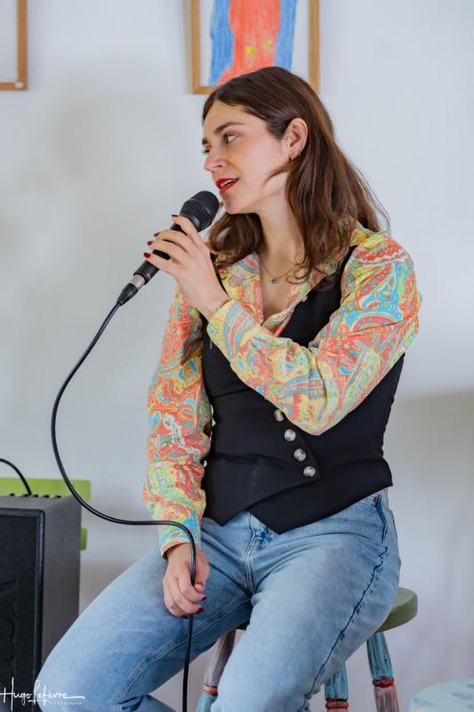 zangeres Esther Van Hees tijdens Jazzathome 2025