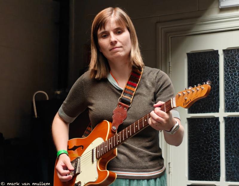 gitarist Rebekka Van Bockstal tijdens Jazzathome 2025