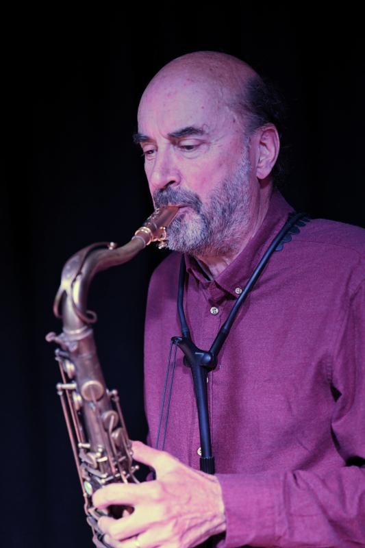 Frédéric Williaume speelt sax