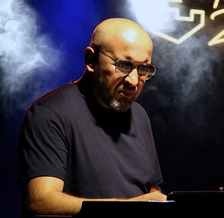 Grzegorz Madej speelt hammond