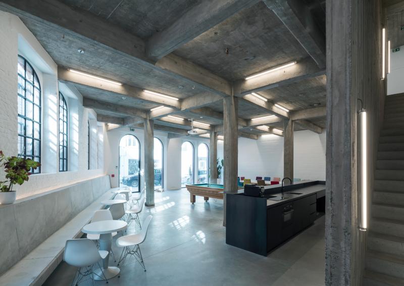 dmvA-Architecten inkomhal voor concert Jazzathome